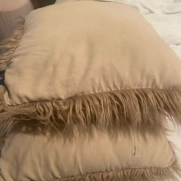 [plantoscope] faux fur pillow with insert EUC - Picture 7 of 8